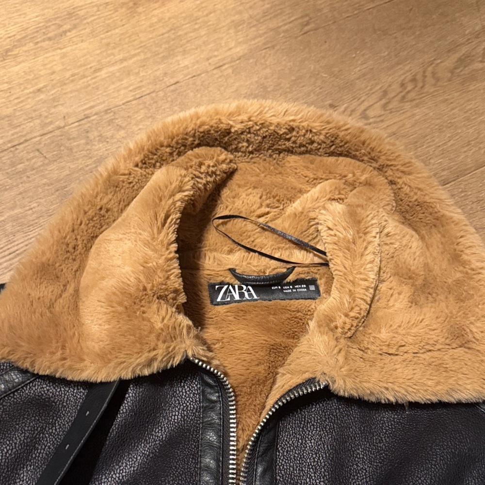 Zara Black Jacket with Tan Fur Lining - Picture 3 of 3